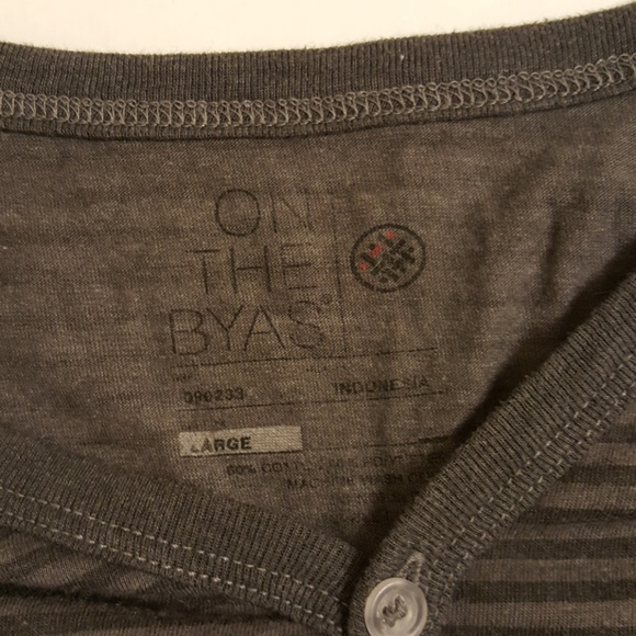 Two mens T-shirts, 1 short, 1 long sleeve size L - Picture 6 of 7